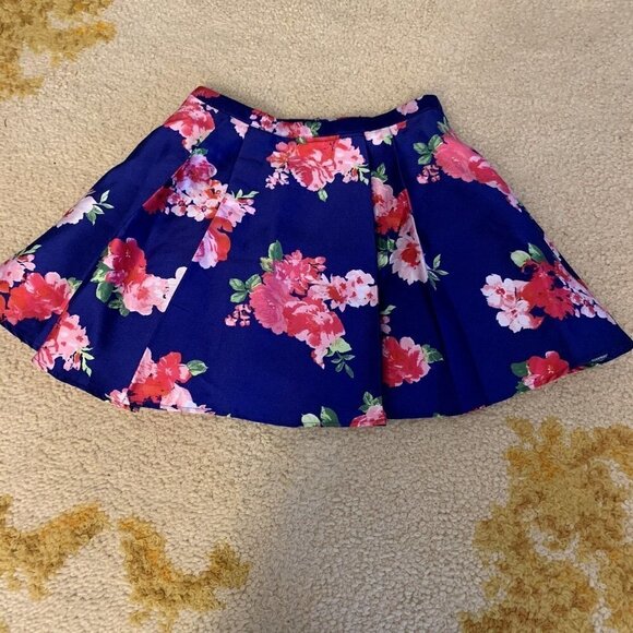 Unbranded. Skater Skirt. 11 Jr? See Measurements. Lined and Crinoline. AL - Picture 1 of 5